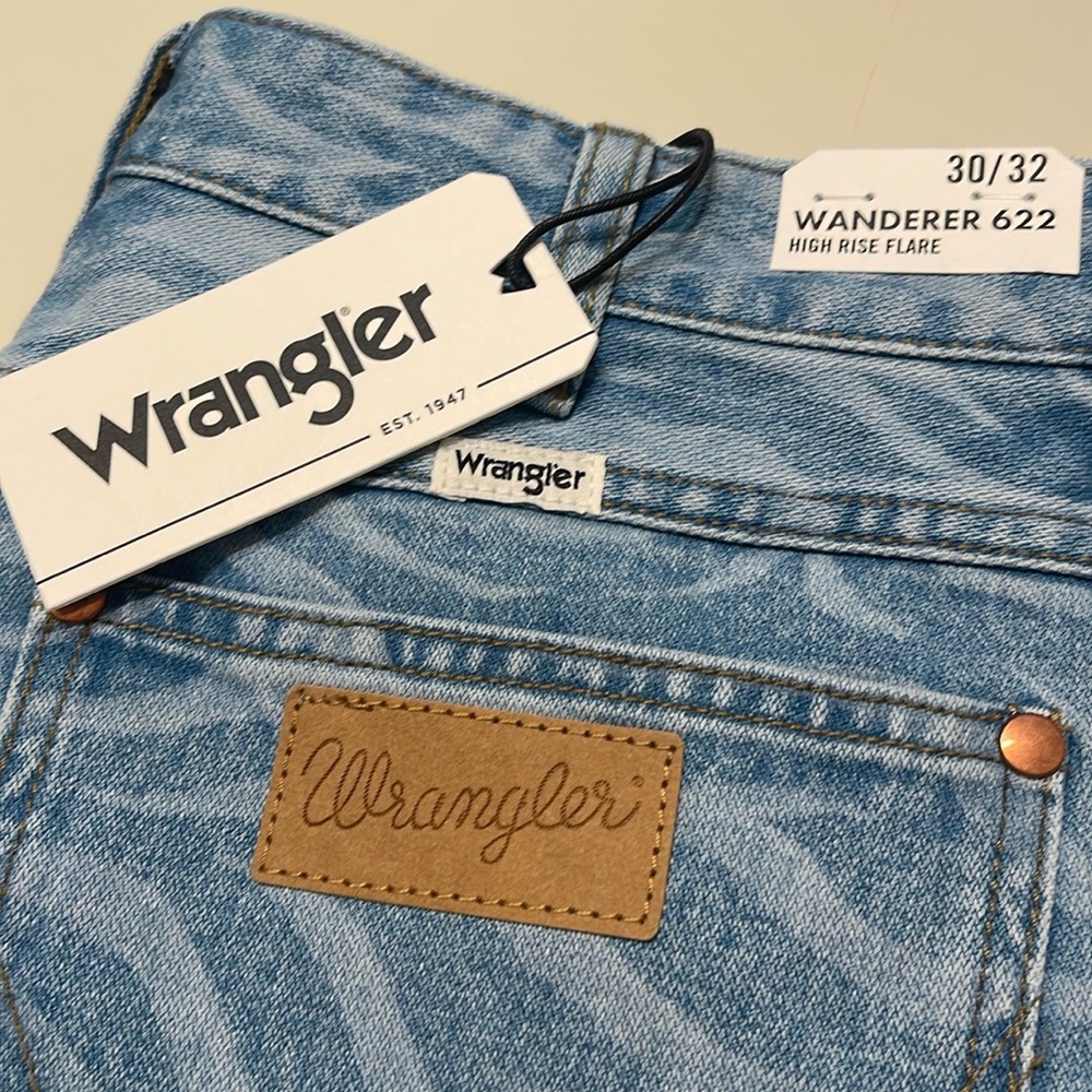 WRANGLER Women's Meow Laser Tiger Print Wanderer Flare Jeans SZ 30/32 NWT - Picture 5 of 8